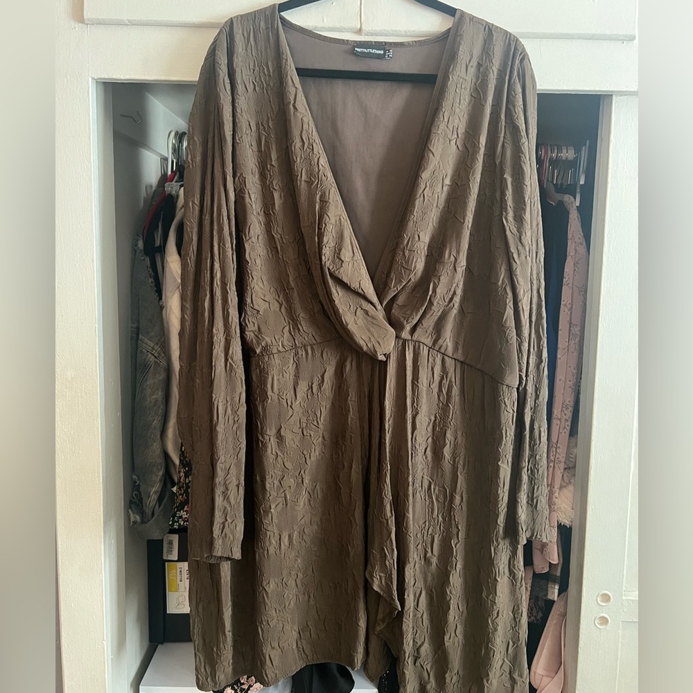 Pretty little thing/ Plus size/ brown dress